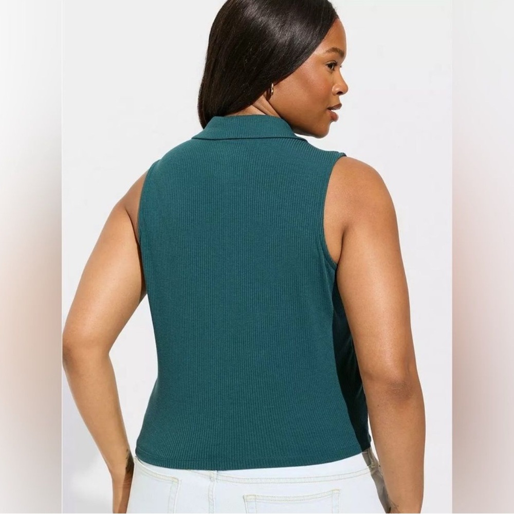 Fitted Super Soft Rib V-Neck Collared Button-Up Crop Tank - Picture 2 of 5